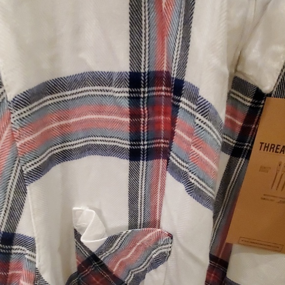 Long sleeve plaid button down - Picture 2 of 3